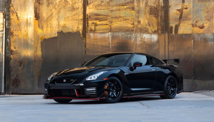  Nissan GT-R Nismo (R35) 2016 года  (NA) (фото 1 из 24)